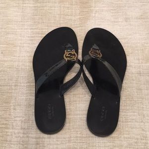 Gucci black patent sandal